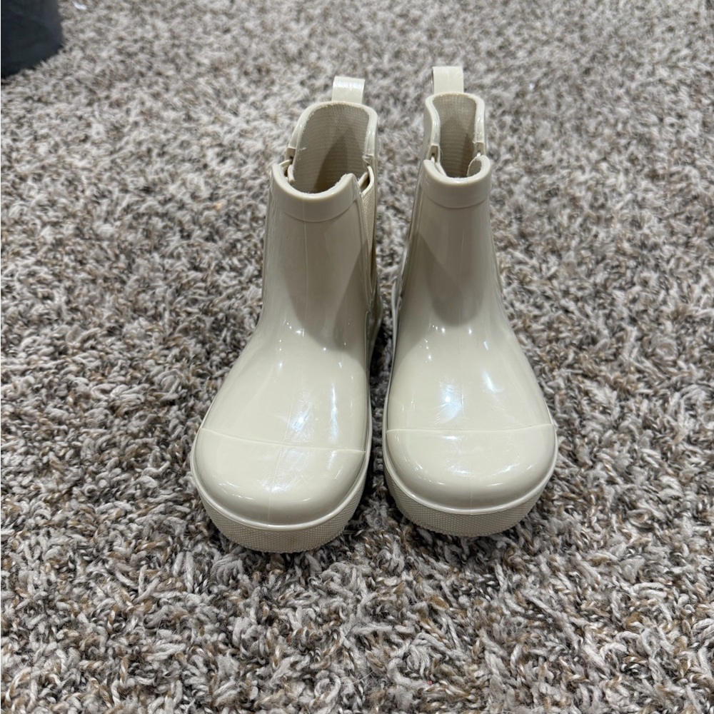 Bear paw boots size 9